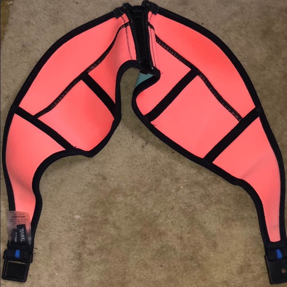 Triangl Bikini - Picture 3 of 3